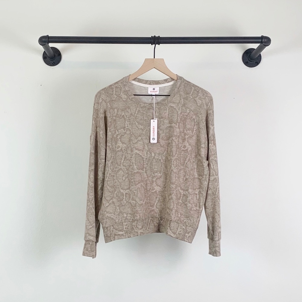 NWT Sundry Snaeskin Print Drapey Pullover Sweatshirt Sweater Neutral - Picture 5 of 7